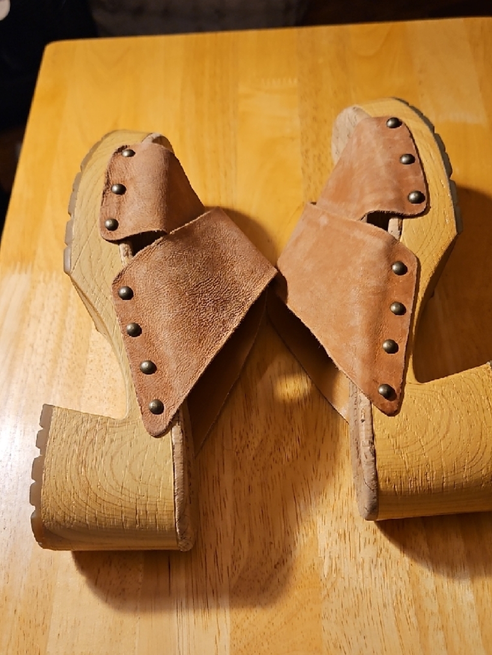 Kork-Ease Tatum Women's Peachy Suede Crossover Mule Clogs - Picture 6 of 13